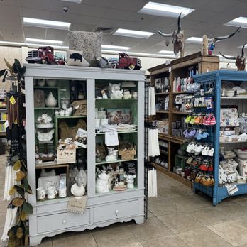 Buc-ee’s - Gas Stations Near Me - Ennis, Texas