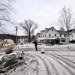 The Stowe Village Inn - Facing the original inn building