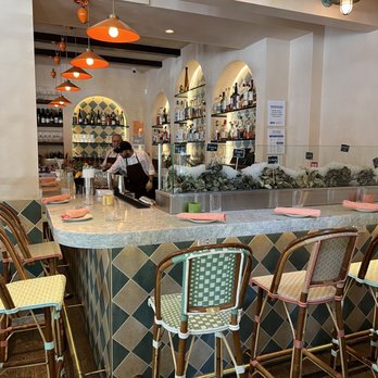 Flex Mussels - Bar area - Seafood Near Me - New York, New York Flex Mussels - Bar area - Seafood Near Me - New York, New York