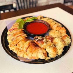 Luigi's Pizza & Restaurant - Stromboli platter
