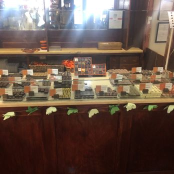 Jacques Torres Chocolate - Chocolatiers & Shops Near Me - Brooklyn, New York Jacques Torres Chocolate - Chocolatiers & Shops Near Me - Brooklyn, New York