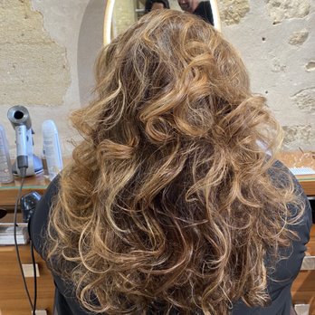 Christophe Nicolas Biot - Finishing the curls in the back. - Hair Salons Near Me - Paris, 75