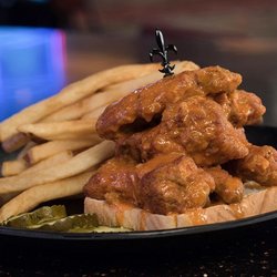 Railbirds Hot Chicken at Derby City Gaming and Hotel