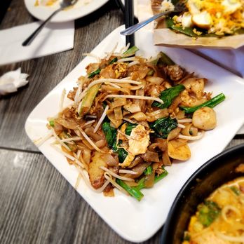 Borneo Eatery - Borneo seafood style noodles - Indonesian Near Me - Alhambra, California Borneo Eatery - Borneo seafood style noodles - Indonesian Near Me - Alhambra, California