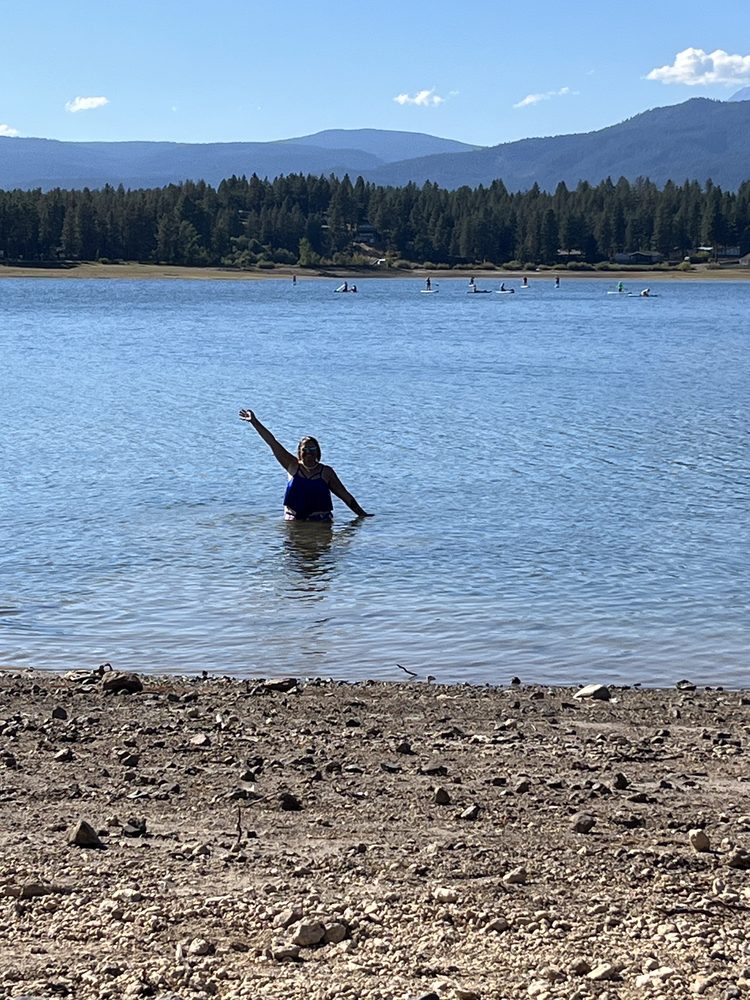 PINE HOLLOW LAKESIDE RESORT Updated October 2024 19 Photos & 22 Reviews 34 N Mariposa Dr