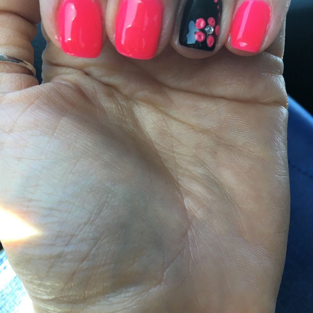 Fantasy Nails - Poorly executed flower - Nail Salons Near Me - Van Nuys, California Fantasy Nails - Poorly executed flower - Nail Salons Near Me - Van Nuys, California