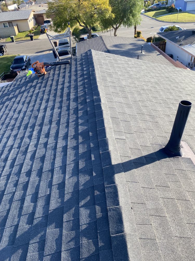 Slide of Aal's Roofing