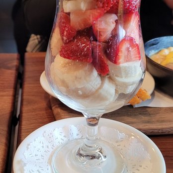 Bella's Cafe - Fresh fruit - Breakfast & Brunch Near Me - New Haven, Connecticut