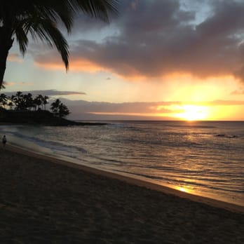 The Mauian - Sunset from the Napili Bay beach in front of the Mauian - Hotels Near Me - Lahaina, Hawaii The Mauian - Sunset from the Napili Bay beach in front of the Mauian - Hotels Near Me - Lahaina, Hawaii