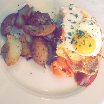 Le Petit Triangle Cafe - Croque Norwegian with smoked salmon and potatoes - French Near Me - Cleveland, Ohio Le Petit Triangle Cafe - Croque Norwegian with smoked salmon and potatoes - French Near Me - Cleveland, Ohio