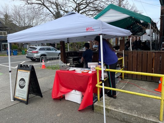 Good Shape Pizza by null