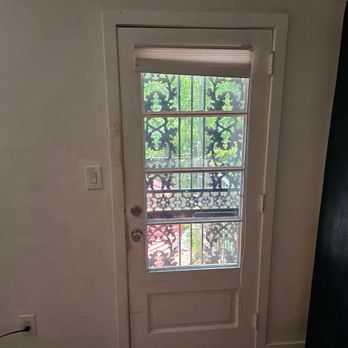Potomac Glass Repair - After - Glass & Mirrors Near Me - Washington, DC, District of Columbia Potomac Glass Repair - After - Glass & Mirrors Near Me - Washington, DC, District of Columbia