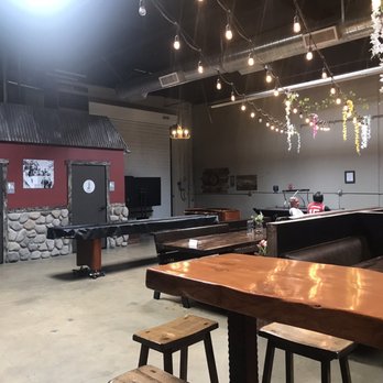 Mt. Lowe Brewing Co. - Game area - Breweries Near Me - Arcadia, California