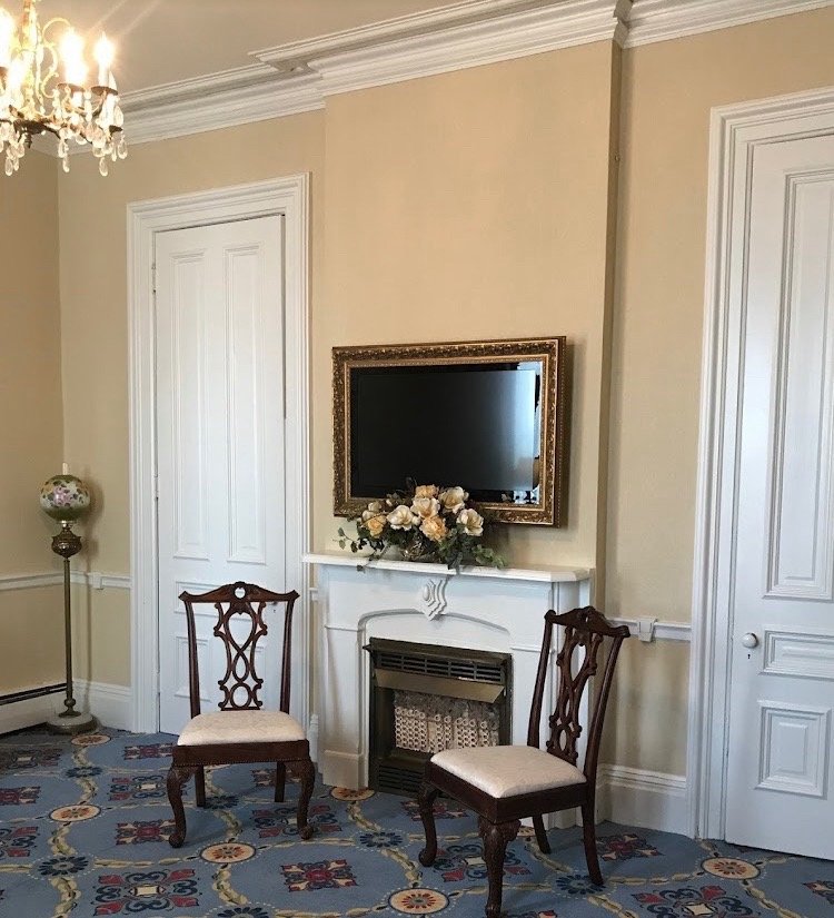 COMBS, PARSONS & COLLINS FUNERAL HOME Updated October 2025 328 W