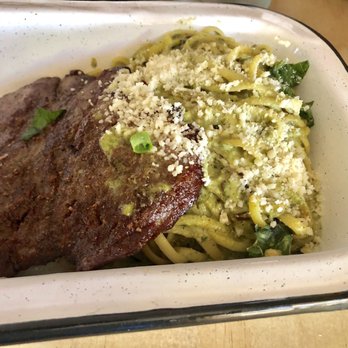 Casa Chaskis - Tallarines verdes con bistec - Peruvian Near Me - Long Beach, California Casa Chaskis - Tallarines verdes con bistec - Peruvian Near Me - Long Beach, California