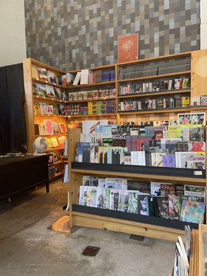 Heath Newsstand by null