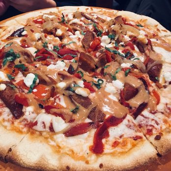 Bear Street Tavern - Viva la Pizza...average, nothing great - Pizza Near Me - Banff, Alberta Bear Street Tavern - Viva la Pizza...average, nothing great - Pizza Near Me - Banff, Alberta