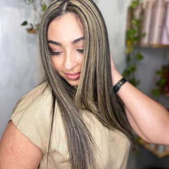 Angel at Evolv Salon - Hair Stylists Near Me - San Diego , California Angel at Evolv Salon - Hair Stylists Near Me - San Diego , California