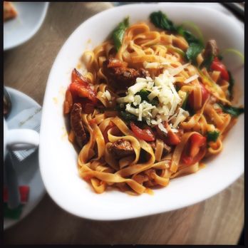 Ciao Mamma! - Beef Tagliatelle - Italian Near Me - Hamburg, HH Ciao Mamma! - Beef Tagliatelle - Italian Near Me - Hamburg, HH