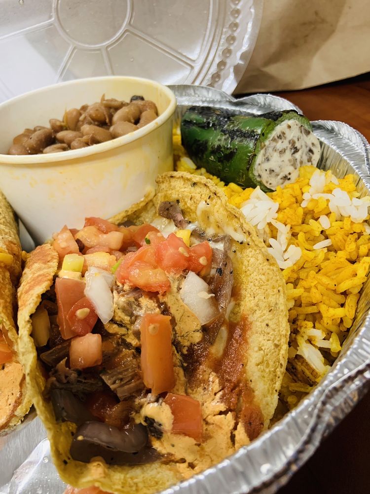 Food from Bueno y Sano