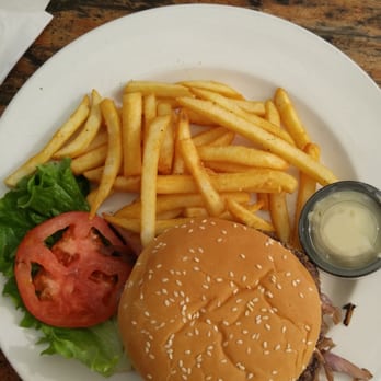 Willie T's - Bars Near Me - Key West, Florida