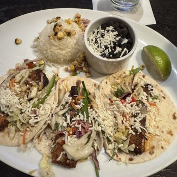 Summit Grill - Ahí Street Tacos with sides of Black Beans and Rice - American Near Me - Gladstone, Missouri