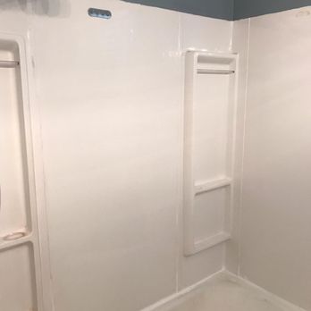 Helping Hand Handyman Services - Bath Surround Before - Handyman Near Me