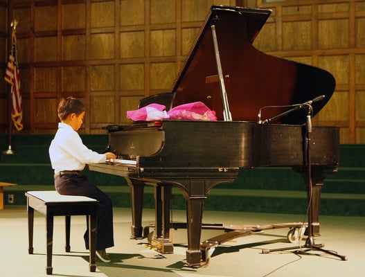 Private Piano Lessons - While our director, Mrs. Myle Nguyen, began offering private piano lessons in Orange County in 1978, Westminster Music School was officially established at its current location in the Edinger Center in 1981. Since then, we have had the privilege of guiding thousands of students in their music studies and are proud and excited to see the enrollment of the second generation, some of whom are the children of our former students.
Here at Westminster Music School, we have combined the best of both European and American methods of piano pedagogy--an approach that has proved successful over the years. We also recognize the need to take into account each individual student's learning styles as well as their intellectual and psychological developmental stages. . Our teachers adapt a one-on-one approach that allows each student to learn and grow at their own pace and capacity. Furthermore, our faculty is trained to take the same approach so that students may seamlessly transition from preparatory to advanced levels. Private Piano Lessons - While our director, Mrs. Myle Nguyen, began offering private piano lessons in Orange County in 1978, Westminster Music School was officially established at its current location in the Edinger Center in 1981. Since then, we have had the privilege of guiding thousands of students in their music studies and are proud and excited to see the enrollment of the second generation, some of whom are the children of our former students.
Here at Westminster Music School, we have combined the best of both European and American methods of piano pedagogy--an approach that has proved successful over the years. We also recognize the need to take into account each individual student's learning styles as well as their intellectual and psychological developmental stages. . Our teachers adapt a one-on-one approach that allows each student to learn and grow at their own pace and capacity. Furthermore, our faculty is trained to take the same approach so that students may seamlessly transition from preparatory to advanced levels.