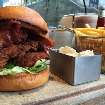The Diner - Chicken Burger - Diners Near Me - Hong Kong, HK
