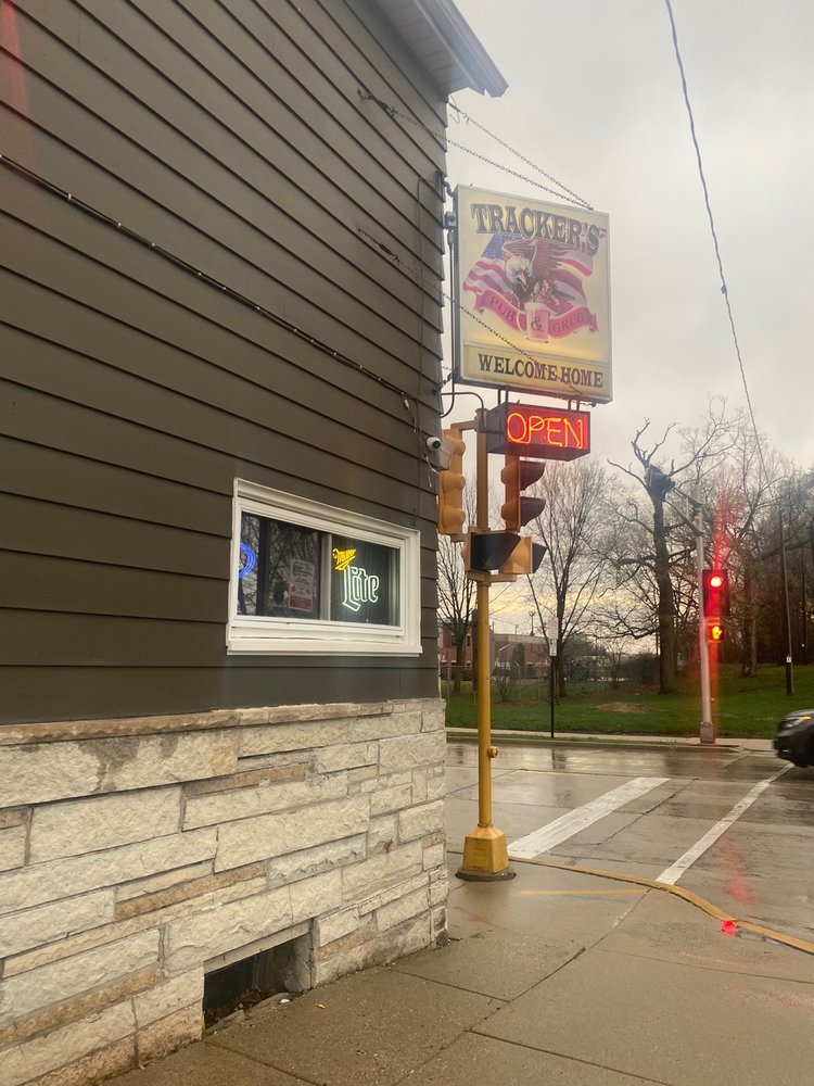 Tracker's Pub and Grub