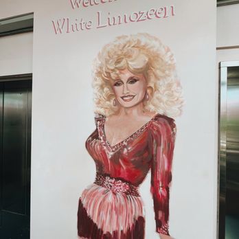 White Limozeen - Cocktail Bars Near Me - Nashville, Tennessee