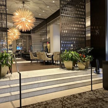 Fairmont Hotel Vancouver - Notch 8 & Bar with 1930s glamorous lighting. Can have breakfast, brunch, lunch, dinner, afternoon tea, & lounge drinks here. - Hotels Near Me - Vancouver, British Columbia Fairmont Hotel Vancouver - Notch 8 & Bar with 1930s glamorous lighting. Can have breakfast, brunch, lunch, dinner, afternoon tea, & lounge drinks here. - Hotels Near Me - Vancouver, British Columbia
