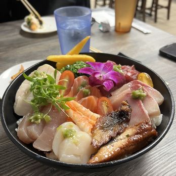 Kakuna Sushi - Deluxe Chirashi - Sushi Bars Near Me - Milpitas, California