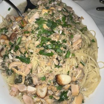 Steve's Piccola Bussola - Linguine with Clams (sub capellini) - Italian Near Me - Westbury, New York