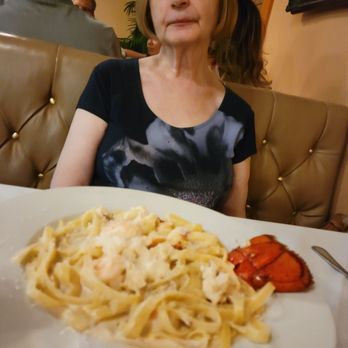 Pietro's Famiglia - Lobster & Prawns Special with Fettuccine & Alfredo Sauce - Italian Near Me - Sparks, Nevada Pietro's Famiglia - Lobster & Prawns Special with Fettuccine & Alfredo Sauce - Italian Near Me - Sparks, Nevada