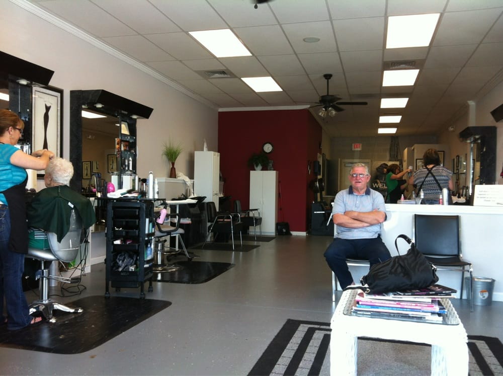 Tanglez Hair Studio Image