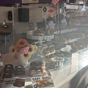 Cinnaholic - Display - Bakeries Near Me - Raleigh, North Carolina