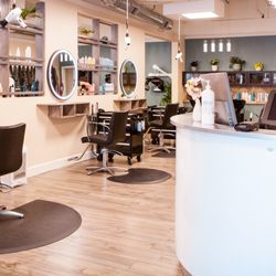 Salon West - State of the art salon stations