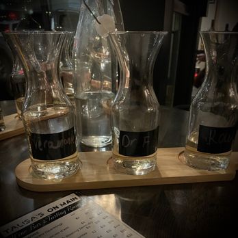 Talisa’s on Main - White wine flight - Wine Bars Near Me - Taunton, Massachusetts