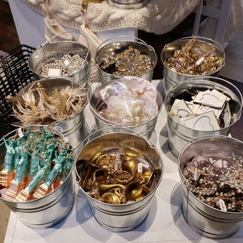 Pottery Barn - Home Decor Near Me - Beachwood, Ohio