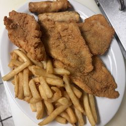 Nik's Steak & Seafood Restaurant - 4 Pieces fried Catfish with 2 sides