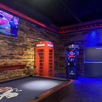 Yeoman's Topgolf Swing Suite - Bar area - Cocktail Bars Near Me - Tampa, Florida