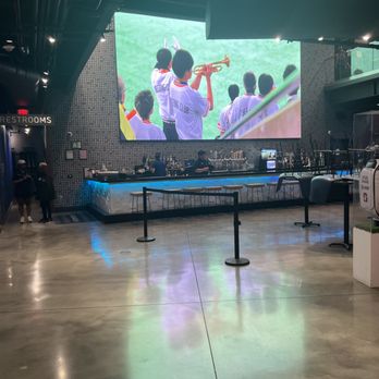 Topgolf - bar - Golf Near Me - El Segundo, California