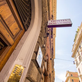 Alessandro Downtown - Hostel entrance - Hostels Near Me - Rome, RM