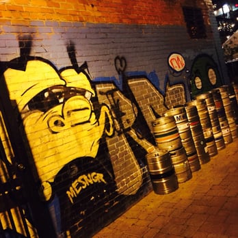 Mad Oak - Bars Near Me - Oakland, California