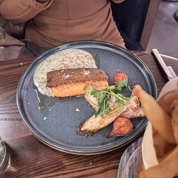 Eloise Restaurant and Bar - Pan Seared Steelhead Trout - Cocktail Bars Near Me - Wayzata, Minnesota Eloise Restaurant and Bar - Pan Seared Steelhead Trout - Cocktail Bars Near Me - Wayzata, Minnesota