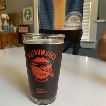 Lee's Grocery - Pizza Near Me - Tampa, Florida