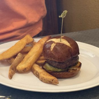 Woody's Brewing - Kids Burger - New American Near Me - Redding, California