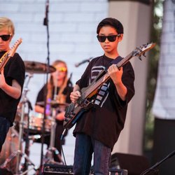Music Maker - Music Maker's Ti85 guitarist, bassist, drummer