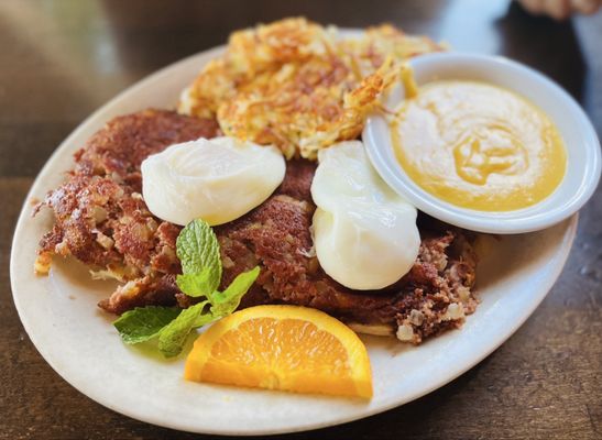 Foxy's Restaurant by null